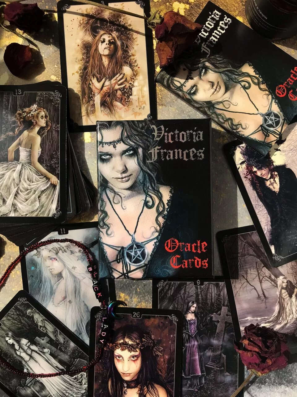 victoria_frances_oracle_1