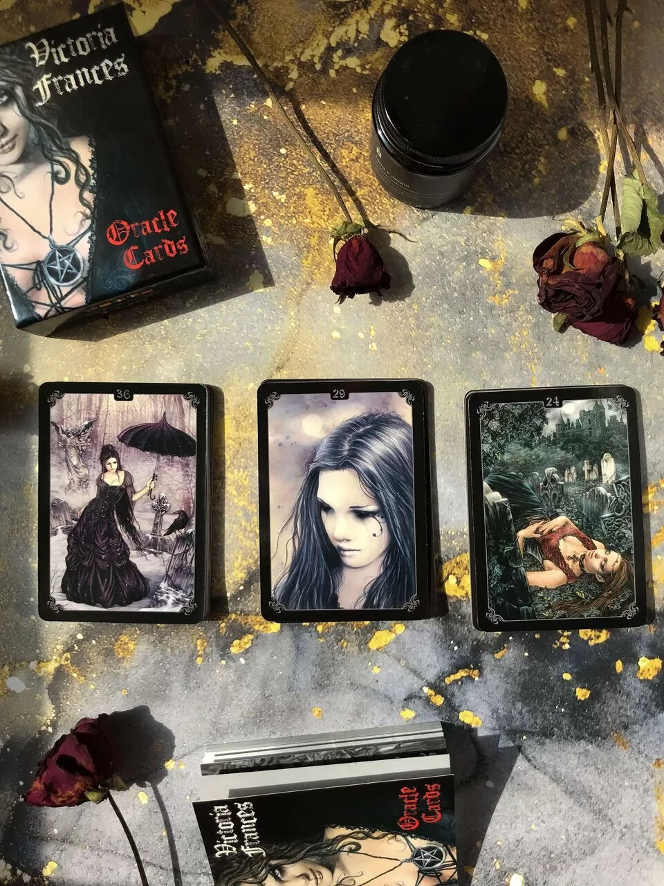 victoria_frances_oracle_3
